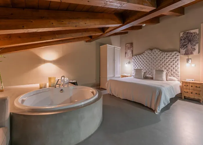 Отель Mas De Cebrian 2*